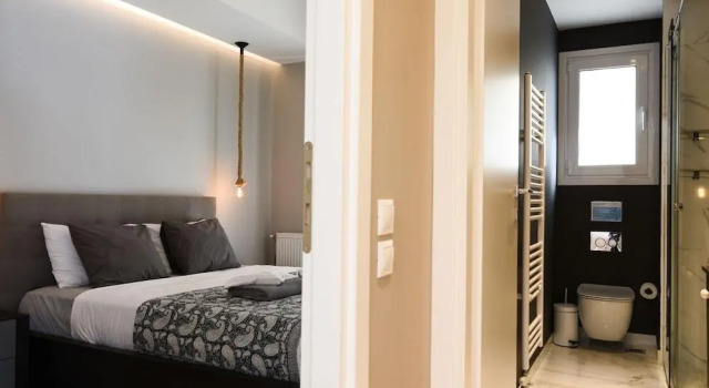 142m² Bright Alimos Apartment with Marina View