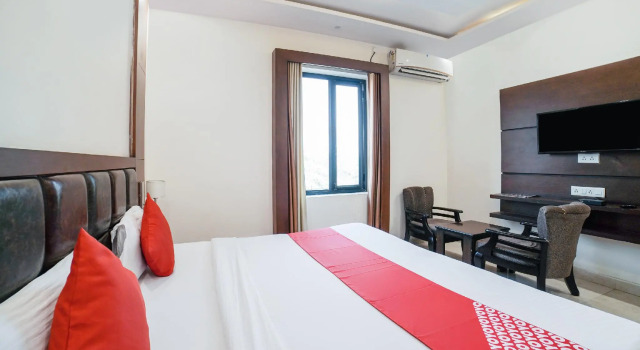 OYO 13001 Ashoka de Grand, Rezervovat Hotel Haldwāni Uttarakhand