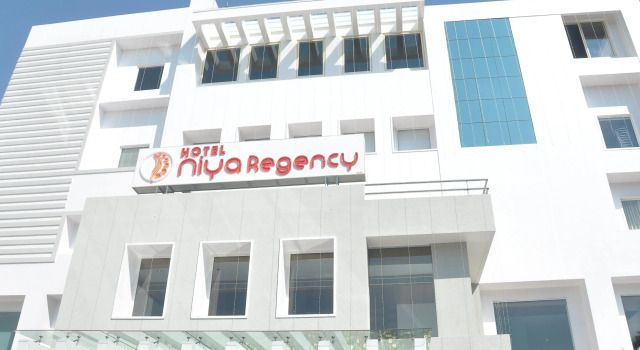 Hotel Niya Regency, Забронировать Отель Отели штата Кералы с завтраком, Завтраки