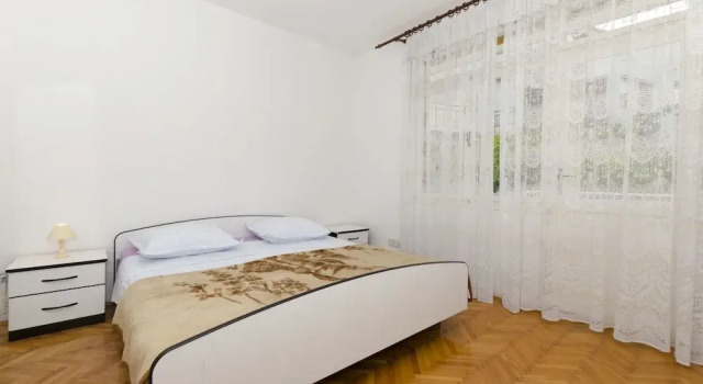 Apartment Tome G