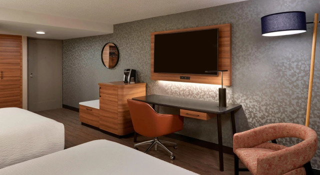 Четырёхместный номер Standard Fairfield Inn by Marriott Montreal Downtown
