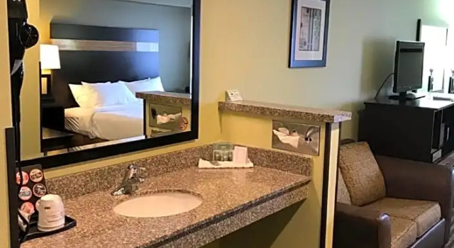 Номер Standard Best Western Rama Inn