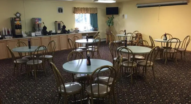 Baymont Inn & Suites ESCANABA, Book Hotel Escanaba Michigan