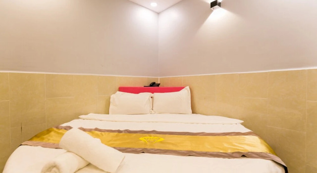 Oyo 986 Lucy Hotel, Забронировать Отель Отели провинции Хошимина с парковкой, Парковка