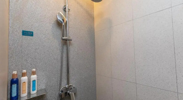 Двухместный номер Standard Shanghai Songjiang Sheshan LanOuShangPin Hotel