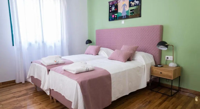 Четырёхместный номер Standard с балконом Neratzia Rooms