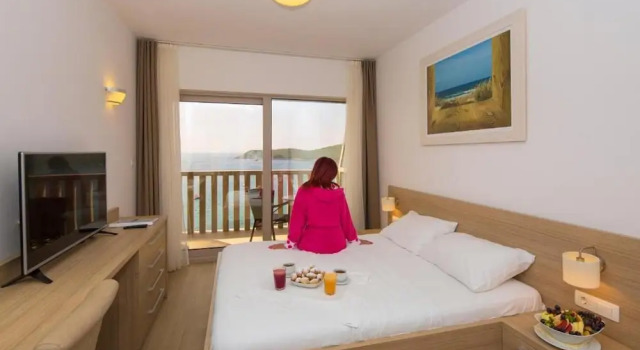 Poseidon The Beach Hotel, Book Hotel Hotels in Budva County with Parking, Parking
