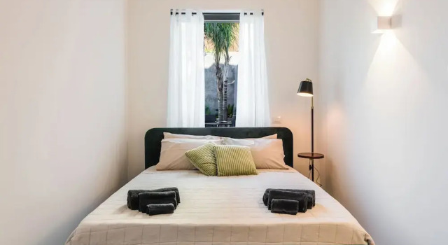 Leone Apartment with Garden, Забронировать Апартаменты/квартира Катания Сицилия, рядом с Italia Metro Station