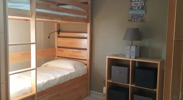 Кровать в общем номере Almancil Hostel