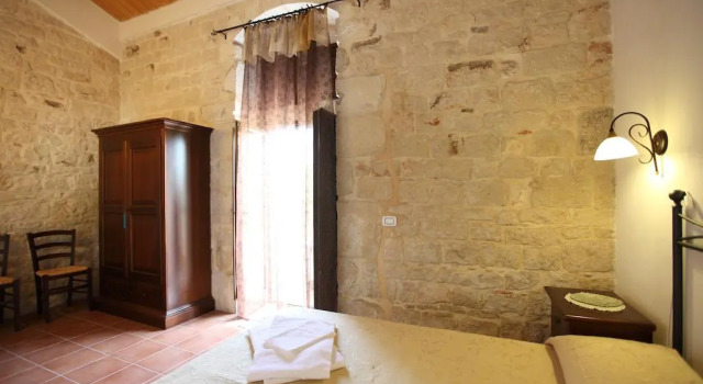 Agriturismo Serrafiori, Забронировать Отель Бизнес-отели Долины Ното, 4* 5*