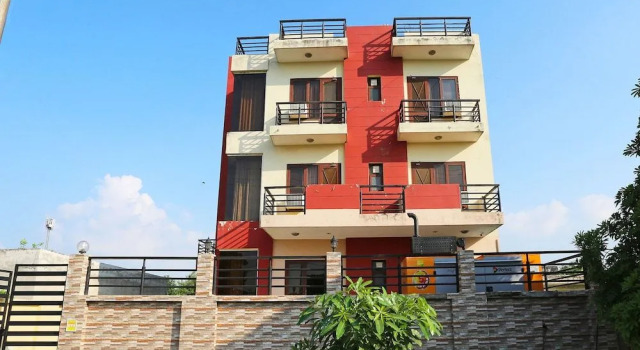 OYO Flagship 238 Noida Sector 72, Забронировать Отель Нойда штат Уттар-Прадеш