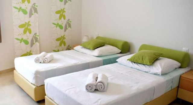 Ideal getaway flat with pool and rumpus room, Book Hotel Tar Poreč Riviera