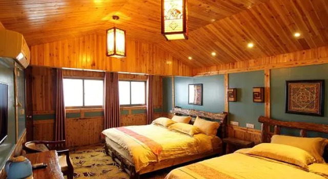 Семейный номер Standard с балконом и с красивым видом из окна Liqing Hotel