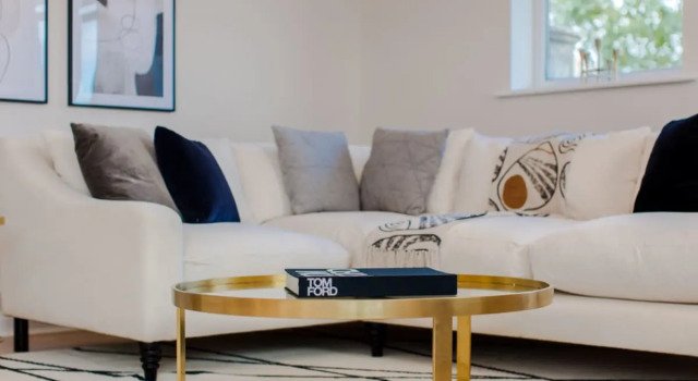 The Sparkford Gardens - Lovely 2BDR with Balcony