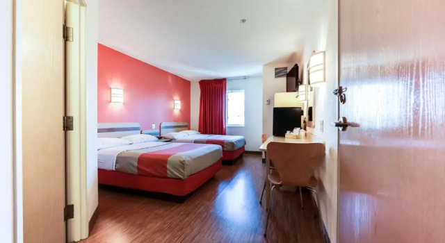 Четырёхместный номер Deluxe Motel 6 Mississauga, ON - Toronto