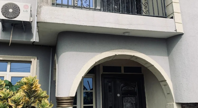 A Charming 4-bed House in Ibese, Ikorodu, Book Feriehus Villaer i Lagos State, Villa
