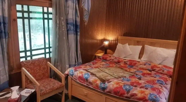 Saif Ul Malik Hotel & Restaurant