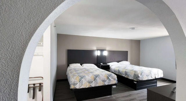 Четырёхместный люкс Deluxe Motel 6-Pine Bluff, AR