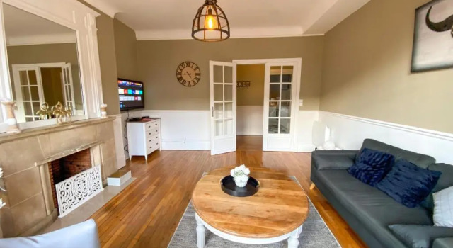 Appartement chic, 3 chambres, hyper centre-ville, parking payant, Забронировать Апартаменты/квартира Отели Соммы с парковкой, Парковка