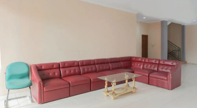 OYO 1317 Pinnus Residence Syariah, Забронировать Отель Отели Джакарты с парковкой, рядом с Хаджи Нави, Парковка