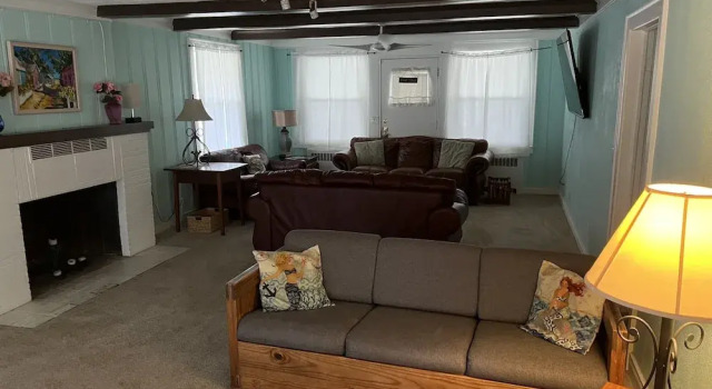 Historic Beach Side Getaway - Pet Friendly, Wifi 3 Bedroom Cottage by RedAwning, Boek Vakantiehuis Norfolk Virginia