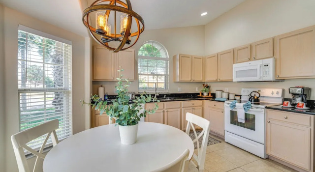 Коттедж 11 Mi to Wdw: Kissimmee House w/ Private Pool!