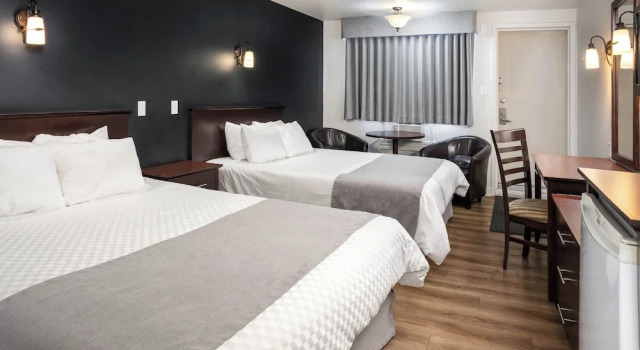 Четырёхместный номер Standard Цокольный этаж Hotel Marineau La Tuque Centre