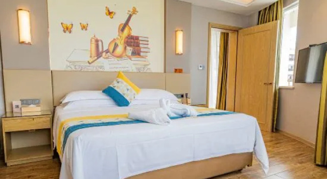 Семейный люкс Deluxe Vienna International Hotel (Sanya High-speed Railway Station)