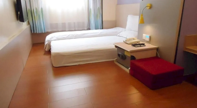 ZhuXing Hotel