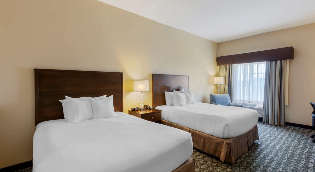 Четырёхместный номер Standard Best Western Plus Walkerton Hotel & Conference Centre