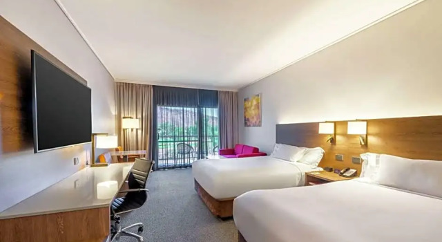 Четырёхместный номер Deluxe DoubleTree by Hilton Alice Springs