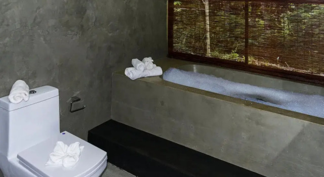 Номер Royal c 1 комнатой с балконом и с видом на реку Kandy Cabana