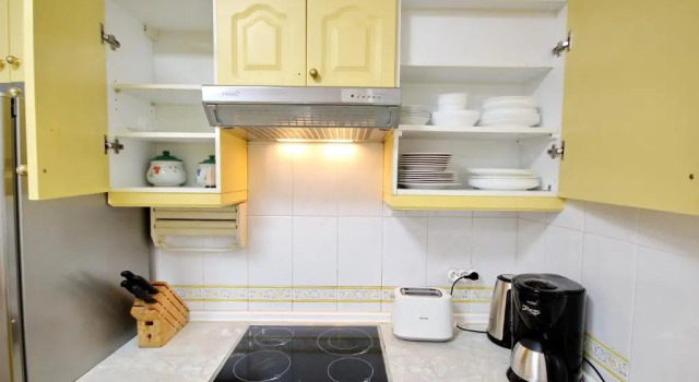 Cozy Townhouse With Ocean Views in Costa Adeje, Book Hotel Hotels in Tenerife with Parking, Parking