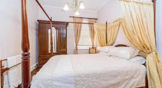 Azile 1875 Heritage Victorian Duplex