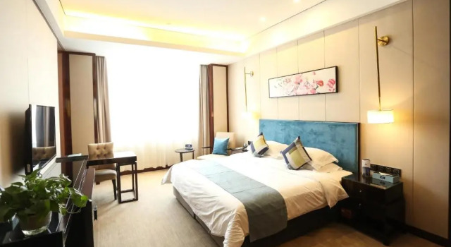Двухместный люкс Deluxe Days Hotel by Wyndham Shanxi Xinzhou