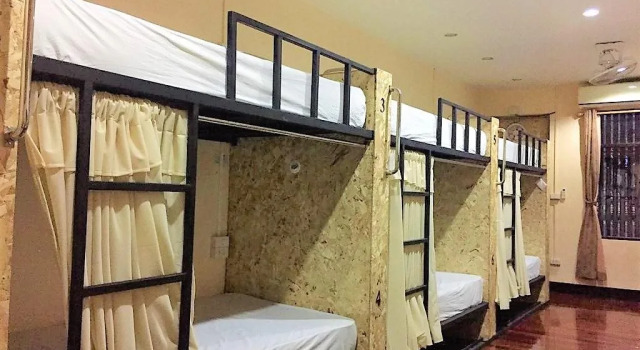 Triple s hostel, Забронировать Хостел Отели Чиангмай с парковкой, рядом с Wat Srisupan, Парковка