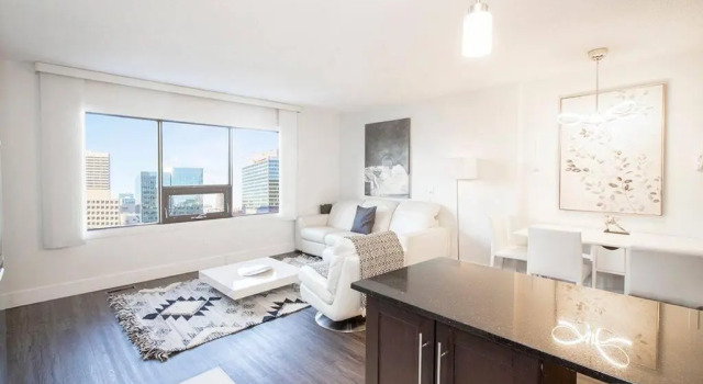 Апартаменты One Bedroom Unit With in Suite Laundry and Parking