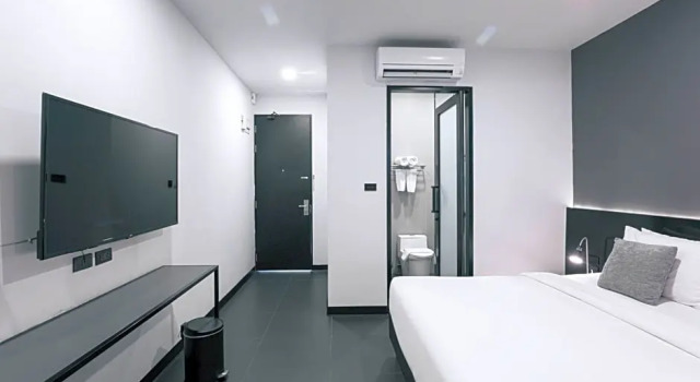 Номер Standard с видом на бассейн CREW Hotel