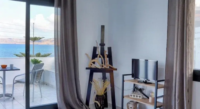 Студия Comfort с балконом и рядом с пляжем Blue Comfort Apartments Sitia