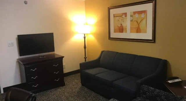 Люкс Days Inn & Suites by Wyndham Tucker/Northlake