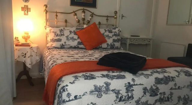 Номер Deluxe Yellow Gum Bed and Breakfast