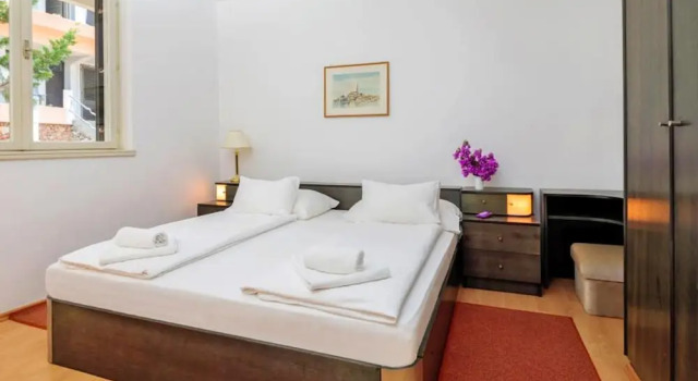 Elegant Resort Stay for 4 in Jelsa, Prenota Resort Hotel resort a Croatian Islands, Resort