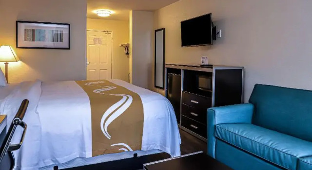 Люкс Standard Quality Inn & Suites Camarillo-Oxnard