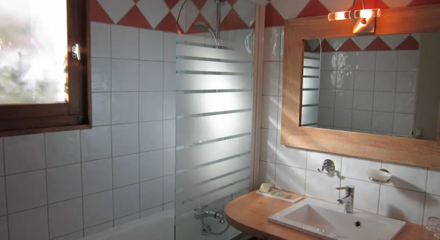 Четырёхместный номер Standard Logis Hotel Gai Soleil