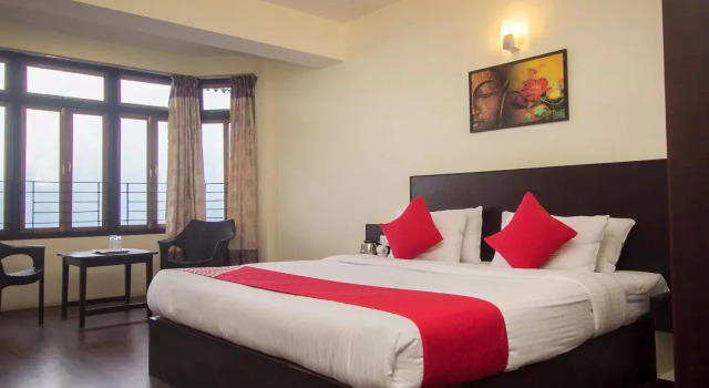Taktse Continental by OYO Rooms