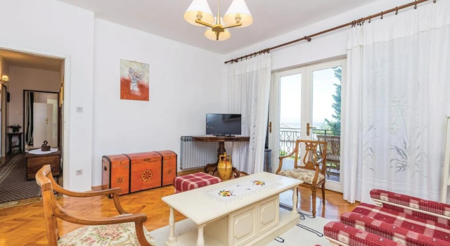 Amazing Home in Lovran With Wifi and 3 Bedrooms, Забронировать Апартаменты/квартира Отели Ловран с парковкой, Парковка
