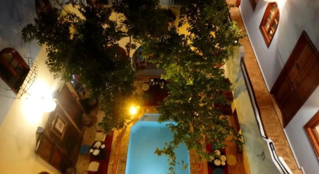 Cosy Villa With 11 Bedrooms In The Heart Of Marrakech - 27 Pax. - Priv, Забронировать Вилла Отели Марракеш-Тенсифт-Эль-Хауз с бассейном, Бассейн