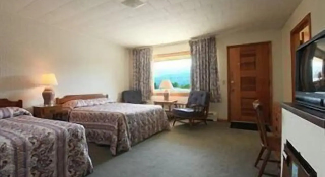 Четырёхместный номер Deluxe Ladd Brook Inn