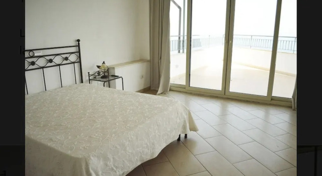 La nave sul mare di Taormina B&B, Book Bed and Breakfast Hotels in Sicily with Parking, Parking