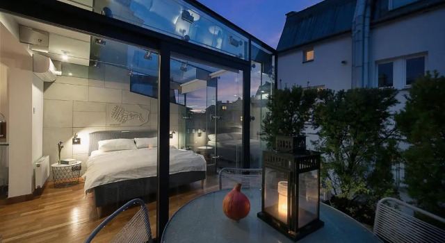 Студия Main Square Studio with TERRACE & Air condition